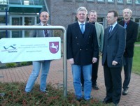 Führungsmannschaft Meppen vor Dienstgebäude