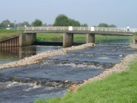 Große Aue: Sohlgleite am Wehr Heide