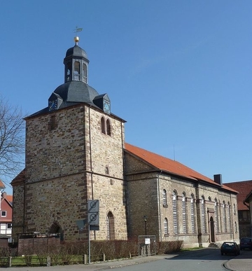 Kirche in Moringen mit potentiellem Wochenstubenquartier des Großen Mausohrs