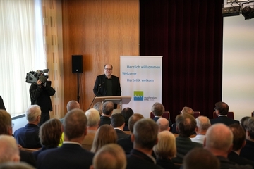 Niedersachsen Umweltminister Christian Meyer lobte in seiner Rede die „erfolgreiche gemeinsame Arbeit für einen besseren Zustand der Ems – für die Menschen, die Umwelt, die Wirtschaft und die Region“.