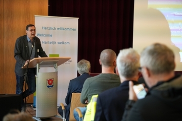 Dirk Post, NLWKN Betriebsstelle Aurich, berichtete vom aktuellen Stand des Projektes Tidesteuerung.