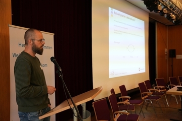 Die Themen Entwicklung ästuartypischer Lebensräume, Wiesenvogelschutz und Durchgängigkeit behandelte Dr. Claus Hinz, NLWKN Betriebsstelle Brake-Oldeburg.