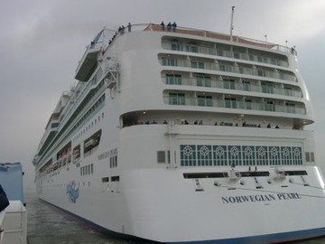 Die Norwegian Pearl in der HSÖ