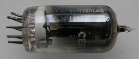 Elektrodenröhre, enthält das Isotop Radium-226 und dessen Folgeprodukte. Die Elektrodenröhre wurde in einem Container aufgefunden