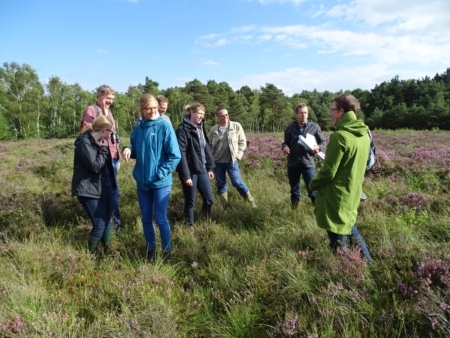 Exkursion des Aufgabenbereiches H74 in das Bissendorfer Moor. (Foto: Susanne Brosch, NLWKN)