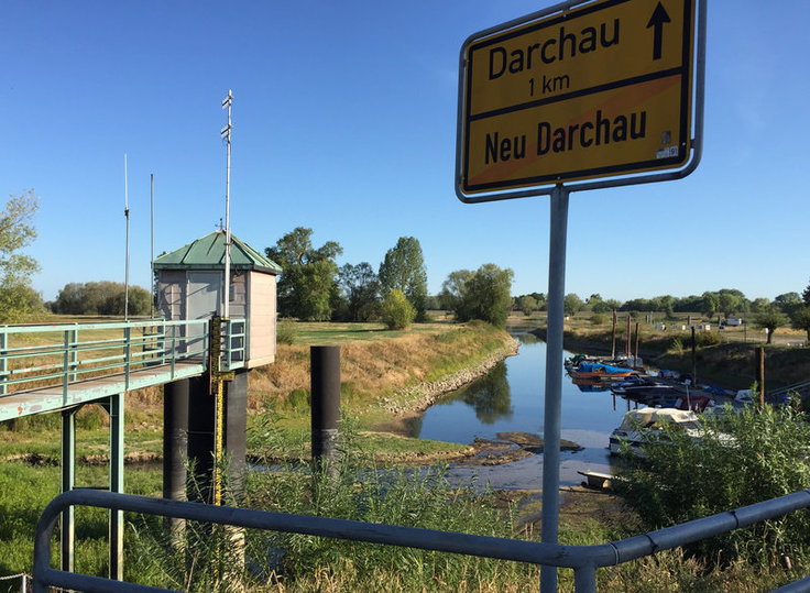 Der Pegel in Neu-Darchau 2019: Der Fluss ist kaum mehr erkennbar.