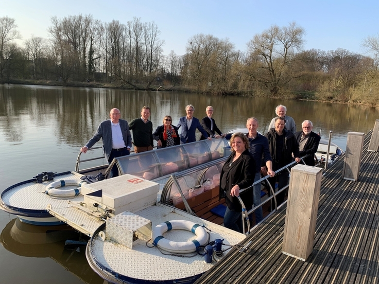 Tour bei Nordhorn mit Stadtbaurat Thimo Weitemeier (v.l.n.r. Hans van Agteren, Erik Lievers, Nettie Aarnink Stefan Kuks, Richard Andringa, Mirjam Koekoek, Josef Schwanken, Thimo Weitemeier, Wim Stegeman, Peter van der Wiele von Waterschap Vechtstromen)