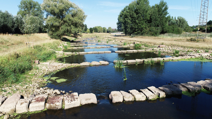 Durch den Rückbau des Vechtewehrs in Schüttorf konnte der NLWKN im vergangenen Jahr an dieser Stelle bereits die Durchgängigkeit der Vechte verbessern. Wo andernorts am Fluss die Passage erschwert wird, zeigen die Ergebnisse des Projekts Swimway Vecht