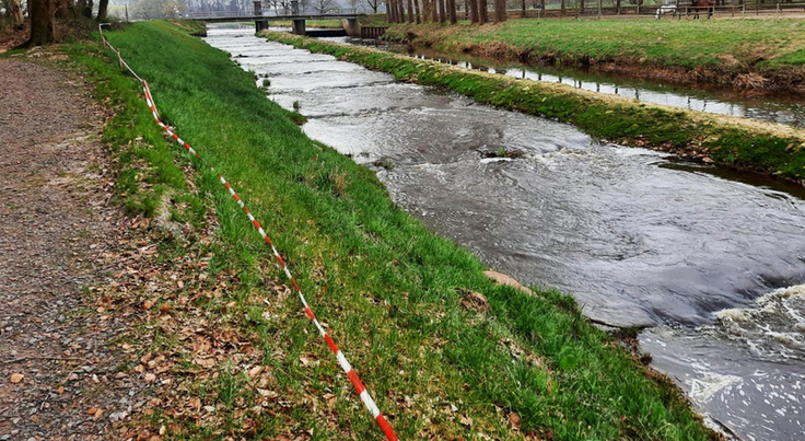 So wie hier im nahegelegenen Rechtern (Landkreis Diepholz), wo der NLWKN bereits 2021 einen identischen Umbau vorgenommen hat, soll es künftig auch am Wehr Dreeke aussehen.