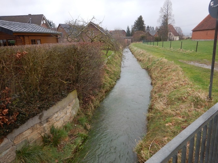 Der Pohler Bach in der Ortschaft Pohle. Die vorläufig gesicherten Überschwemmungsgebiete des Pohler Baches und des Salzbaches liegen im Gebiet der Samtgemeinde Rodenberg (Foto: NLWKN)