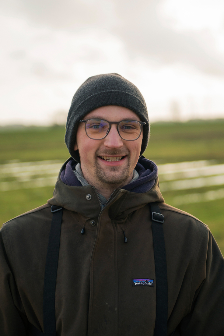 Julian Martens ist Gebietsbetreuer der Staatlichen Vogelschutzwarte des NLWKN im Osten Niedersachsens. (Bild: Janina Ahrendt-Hitzegrad, NLWKN)