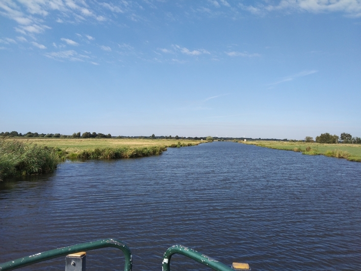 Der Schifffahrtsweg Elbe-Weser ist die einzige Verbindung für Binnenschiffe von der Unterweser zur Unterelbe. Er führt landschaftlich reizvoll quer durch das Elbe-Weser-Dreieck. (Foto: Jänsch / NLWKN)