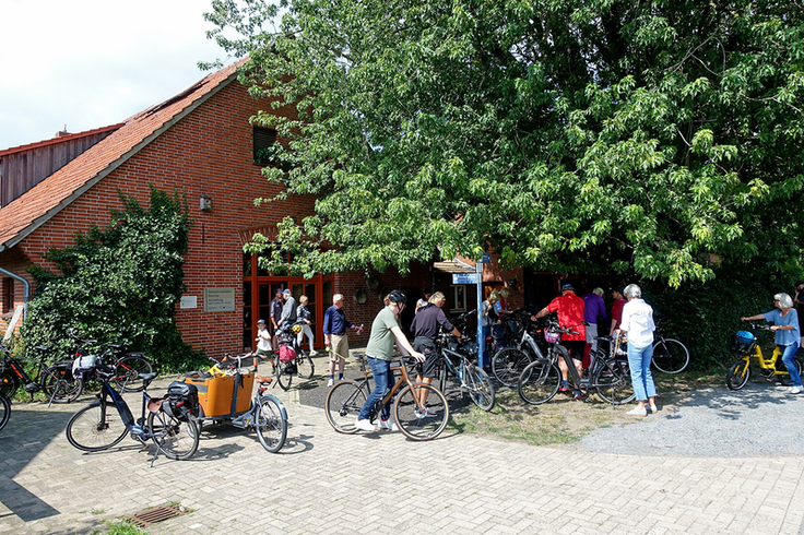 Reger Betrieb in der Urlaubszeit an der Naturschutzstation Dümmer im Sommer 2025.