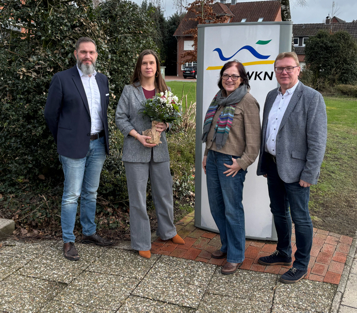 Sonja Saathoff (Zweite von links) leitet den Geschäftsbereich Wasserwirtschaft (GB3) in der NLWKN-Betriebsstelle Cloppenburg. Bei ihrer offiziellen Ernennung waren NLWKN-Direktorin Anne Rickmeyer, Martin Gottwald (links) und Christoph Barkhoff mit dabei