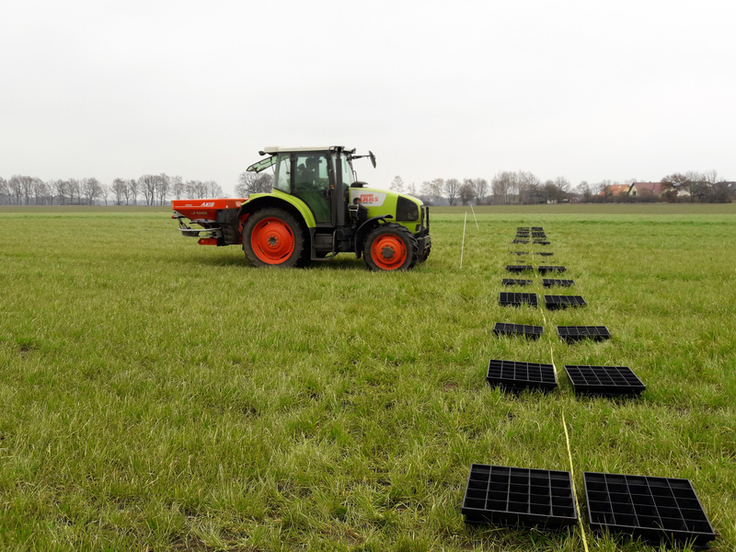 Ein typisches Angebot im Rahmen der Gewässerschutzberatung ist der sogenannte Düngerstreuer-Check. Ziel ist eine bessere Nährstoffversorgung bei geringeren negativen Umwelteffekten (Bild: Ingus).
