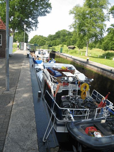 Ems-Jade-Kanal, Schleuse Wiesens