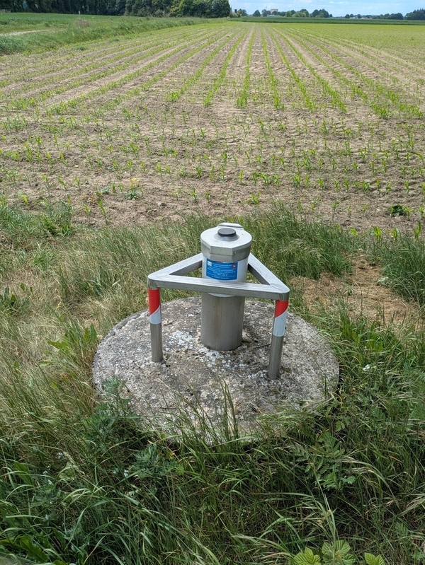 In Grundwassermessstellen wie dieser misst der NLWKN regelmäßig Grundwasserstände und entnimmt Proben für die Analyse von Inhaltsstoffen.