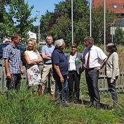 Frau Rickmeyer (NLWKN, 3.v.r.), Herrn Staatssekretär Doods, Frau Brosch (NLWKN) und Herr Uphues (Naturschutzverbände) im Gespräch