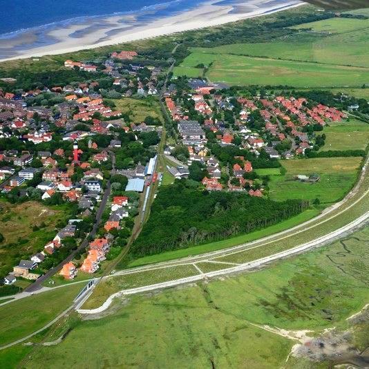 Luftbild der Insel Wangerooge