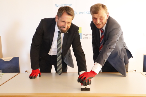 Gaben im Sommer 2020 gemeinsam den Startschuss für den technischen Test: Umweltminister Olaf Lies und Hans-Heinrich Witte, Präsident der GDWS.